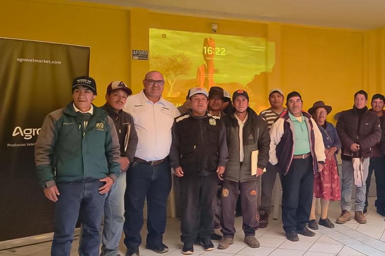 Agrovet Market acompaña a productores de Aquia en jornada de capacitación reproductiva
